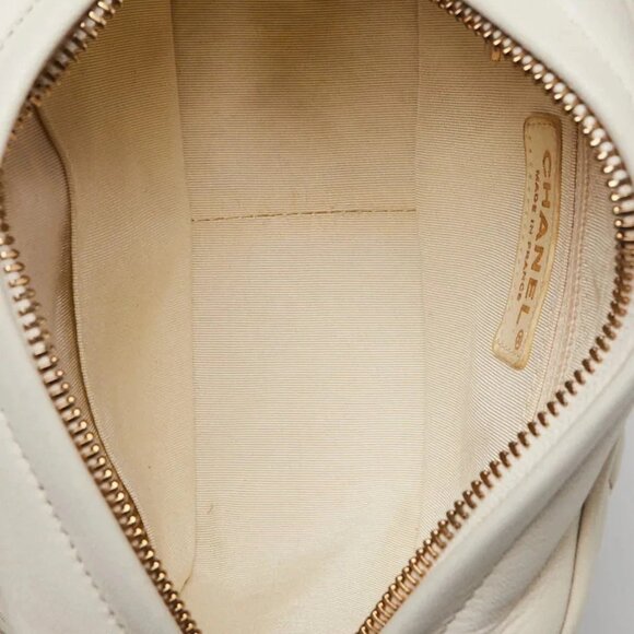 Chanel White Quilted Lambskin Leather Tassel Camera Shoulder Bag - Picture 4 of 11